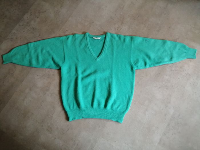 Pull col V vert Taille M 918 - photo numéro 2