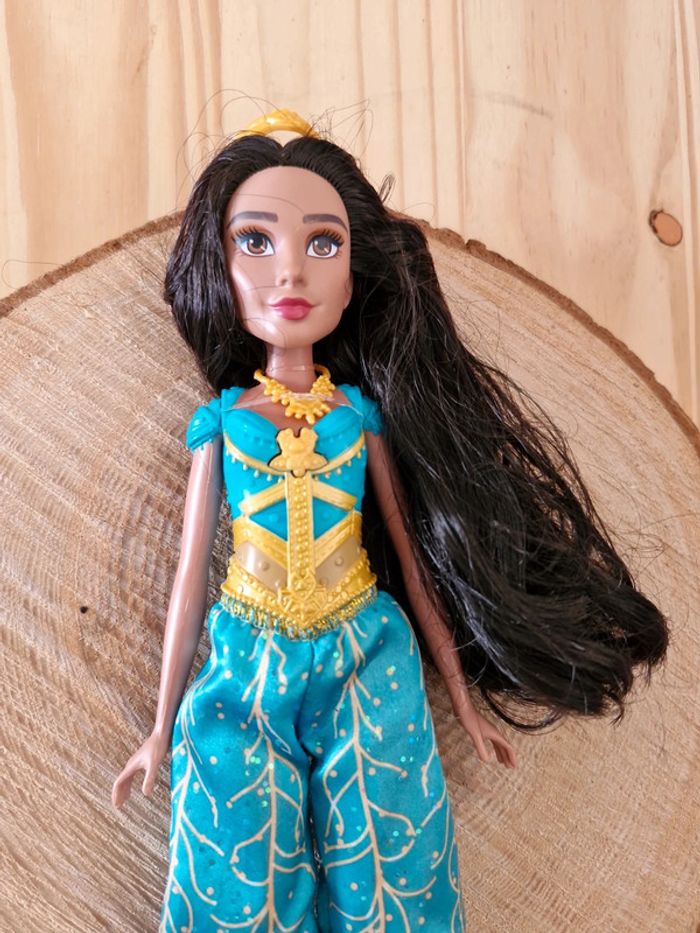 Poupée disney jasmine musicale - photo numéro 3