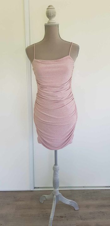 Robe sexy drapée à paillettes