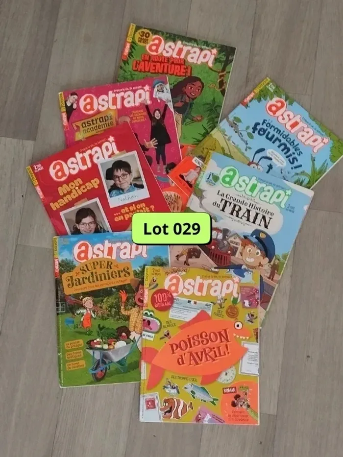Lot de 7 magazines Astrapi année 2021 L029