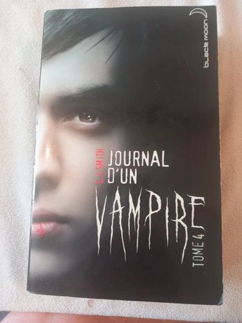 Livre journal d'un vampire tome 4