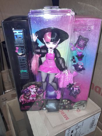 Draculaura monster high et son animal