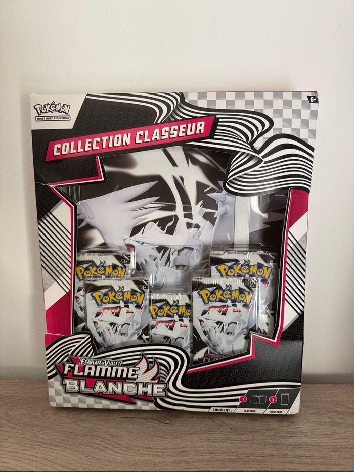 Pokémon - Coffret classeur ev10.5 - Flamme Blanche - scellé FR