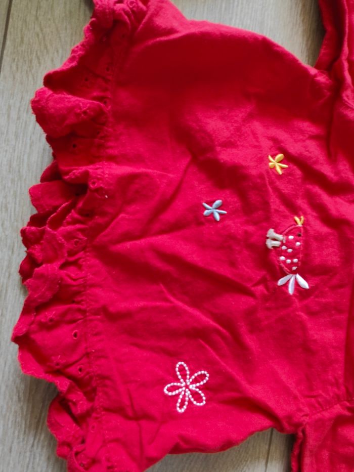 Ensemble Blouse rouge brodée & Jean 6 mois - photo numéro 6