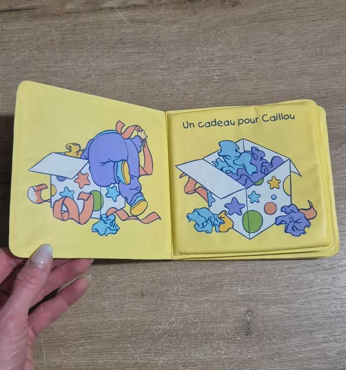 Livre de bain Bébé Caillou - photo numéro 4
