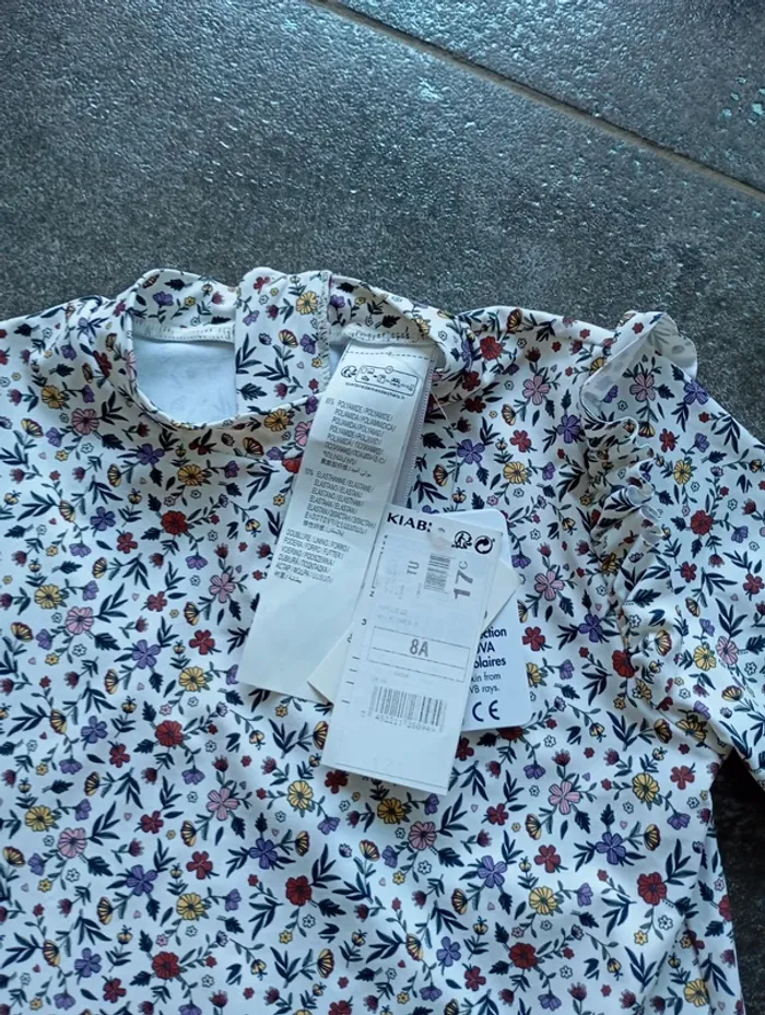 Kiabi t-shirt Anti Uv floral neuf 8 ans - photo numéro 7