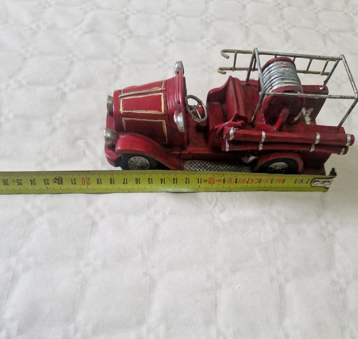 Décoration  / figurine  , ancien camion de pompiers - photo numéro 6
