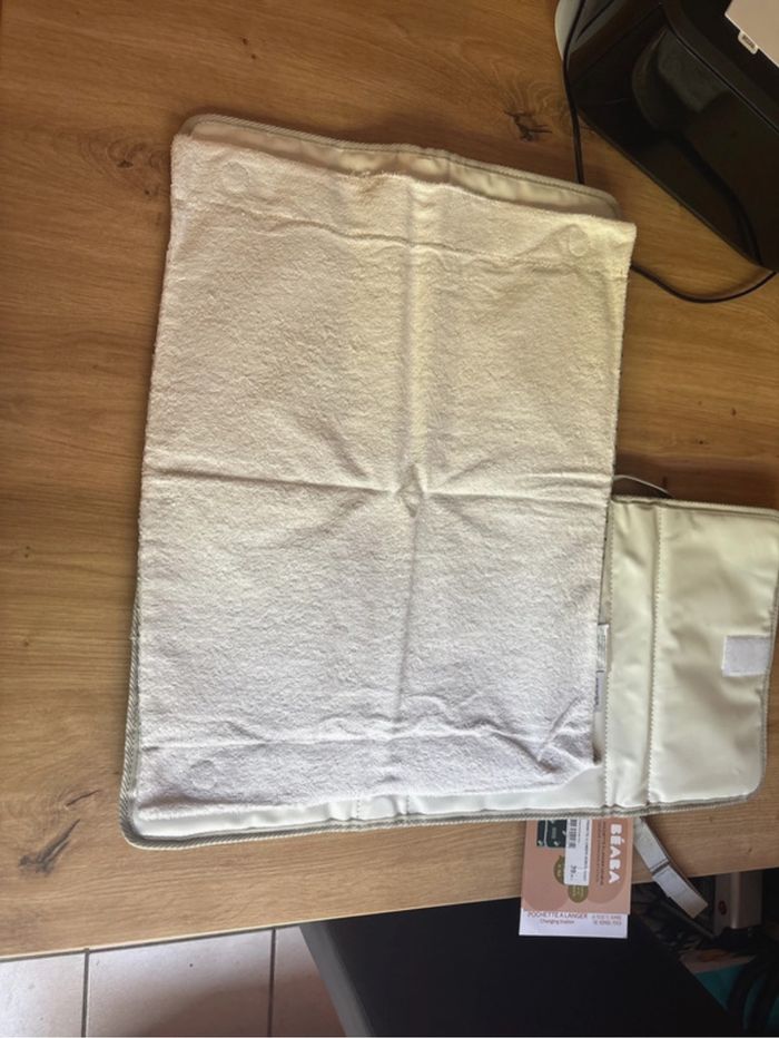 Pochette à langer neuf beaba