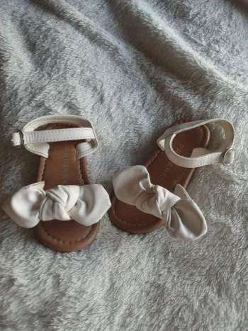 Sandale petite fille  noeuds