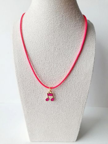 Collier tout pour la musique 1980's