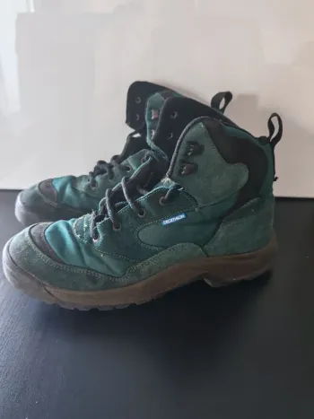 Chaussures de randonnée vertes – Decathlon – taille 44