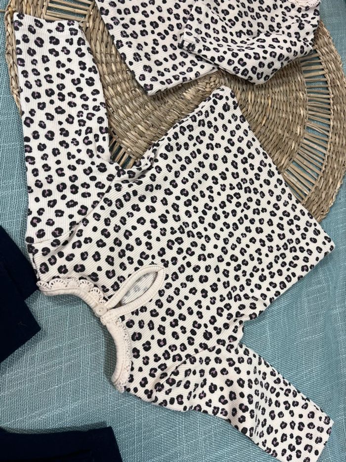 Lot 2 ensembles taille 1 mois - photo numéro 13