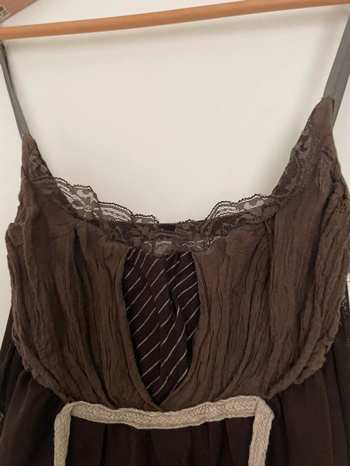Robe marron en lin taille M marque Kosmika avec petite corde à nouer dans le dos - photo numéro 3