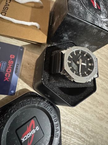 G-Shock GM-2100 Boîtier métal Bracelet silicone noir – Neuve