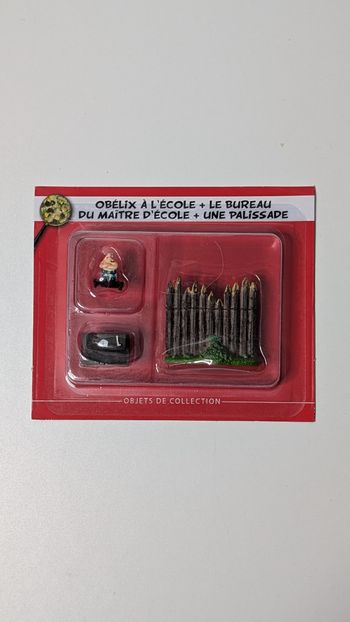 [Hachette] Village d'Astérix collection Obélix à l'école + bureau du maître + une palissade