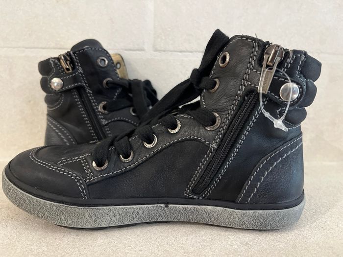 Baskets montantes Primigi tout en cuir neuves - photo numéro 3