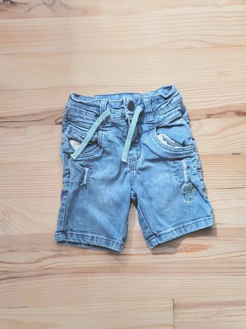 Short en jeans. Garçon 2 ans. Marque Orchestra