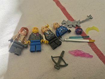 Lot de figurines et accessoires Lego