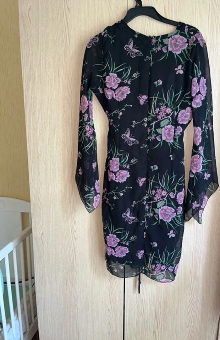Jolie robe pour femme - photo numéro 2