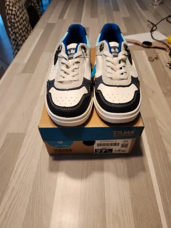 Baskets neuves 31