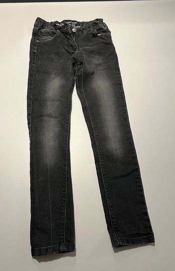 Pantalon noir en 8-9 ans