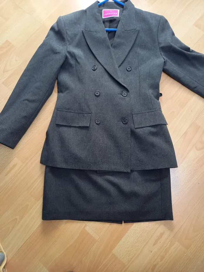 Tailleur gris 38 40 - photo numéro 3
