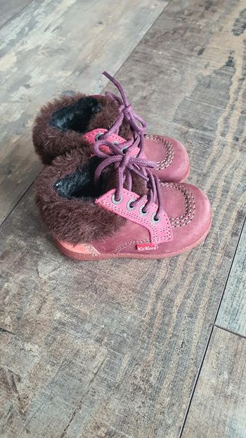 Chaussures kickers taille 19, dessous nickel