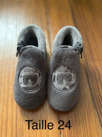 chaussons isotoner taille 24