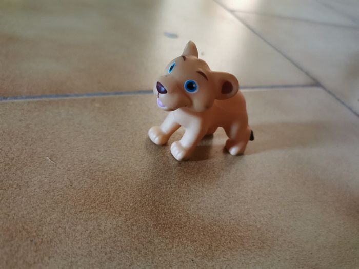 Figurine roi lion - photo numéro 3