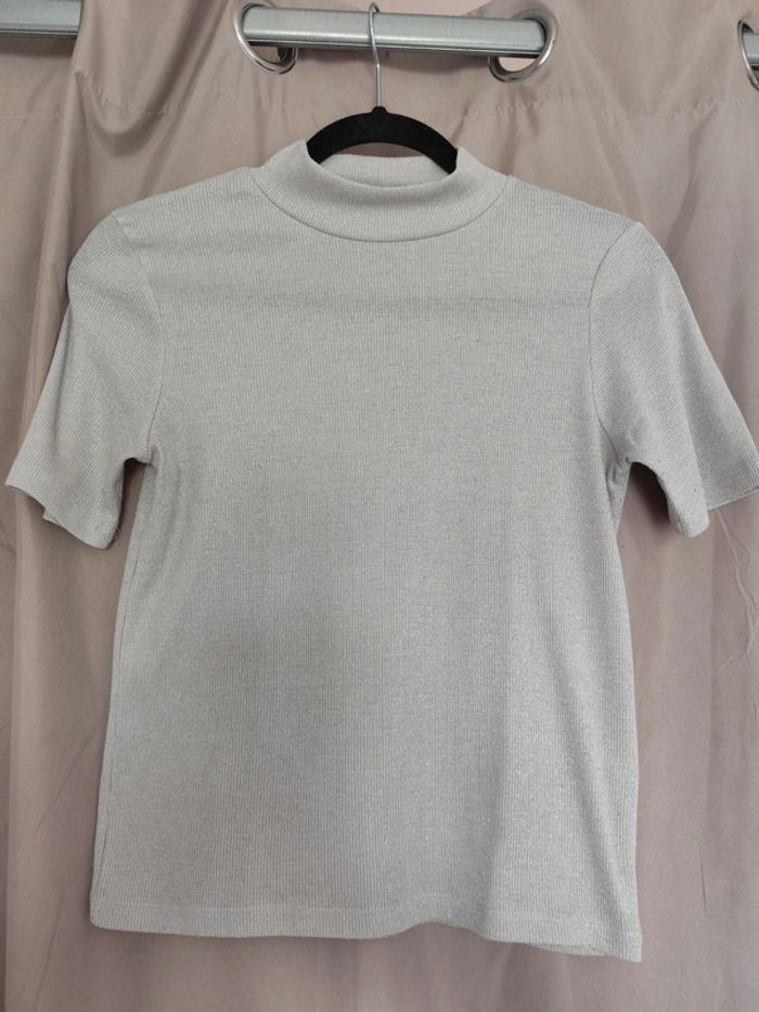 Haut gris pailleté