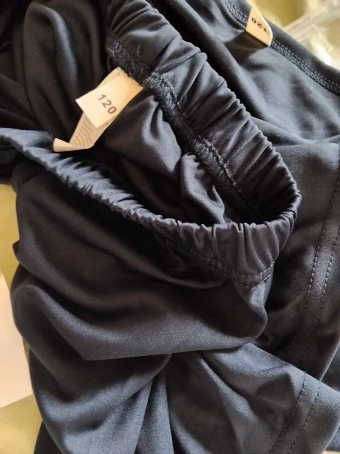 Ensemble shorts  neuf garçon taille 6/7ans - photo numéro 5