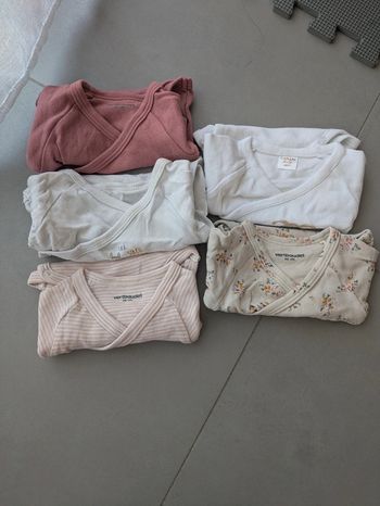 Lot 5 body manches courtes T.naissance