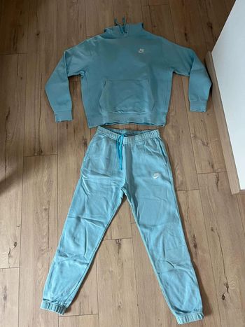 Ensemble jogging et sweat nike