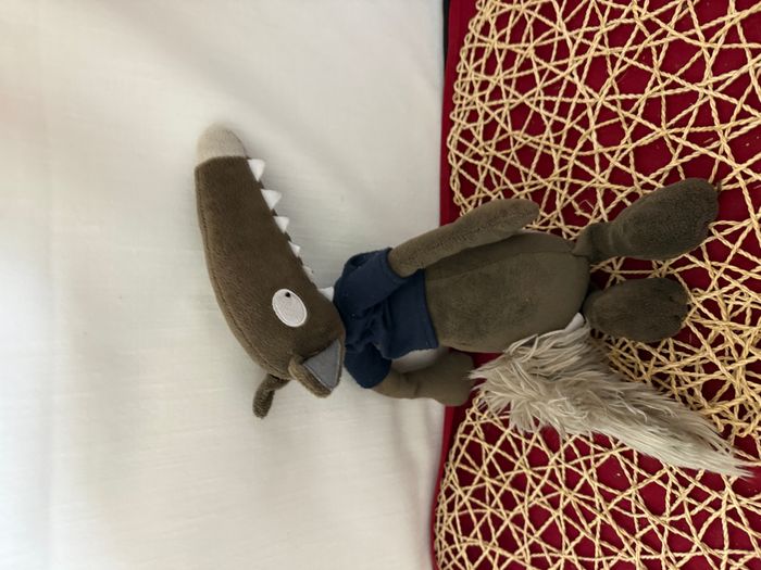 La peluche loup de taille moyenne - photo numéro 3