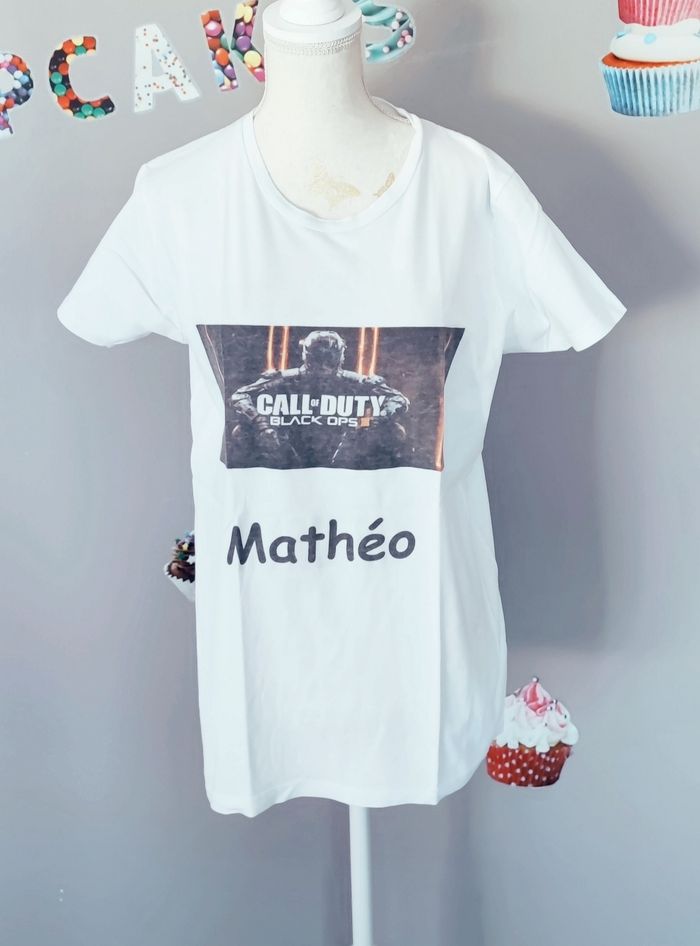 🏈 T-shirt manches courtes "personnalisée Mathéo" - Famous - S 🏈