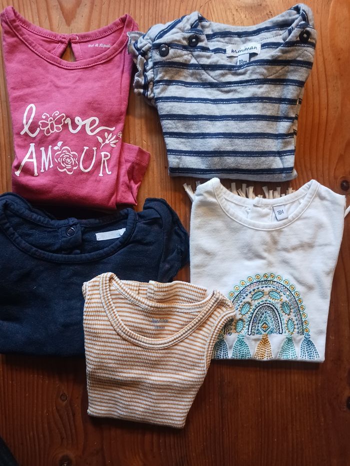 T.shirt fille - 18 mois - Différentes marques - photo numéro 1