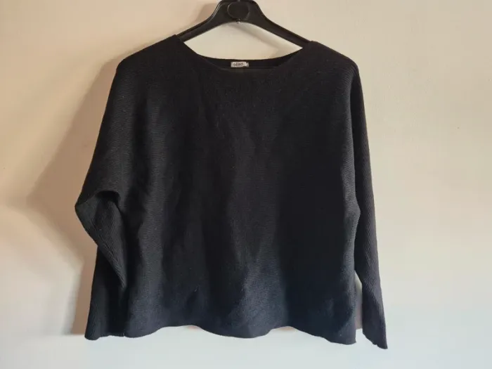Pull noir