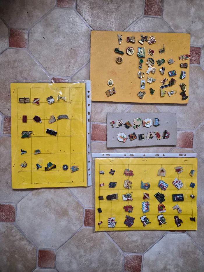 lot de pin's (ils n'ont pas tous le titi d'accroche derrière)