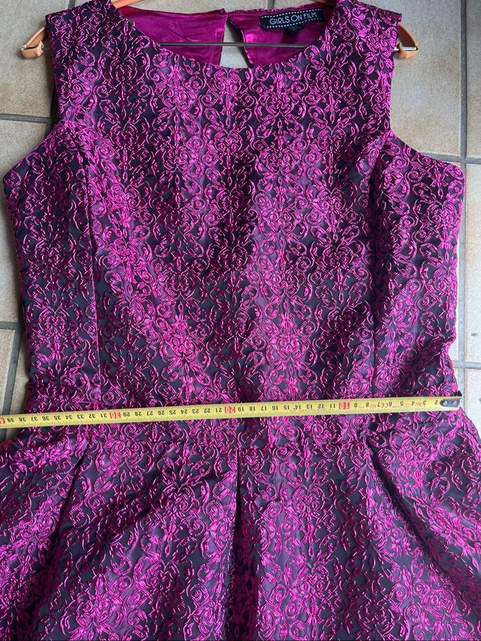 Robe brodée rose et noire taille 42 - photo numéro 9