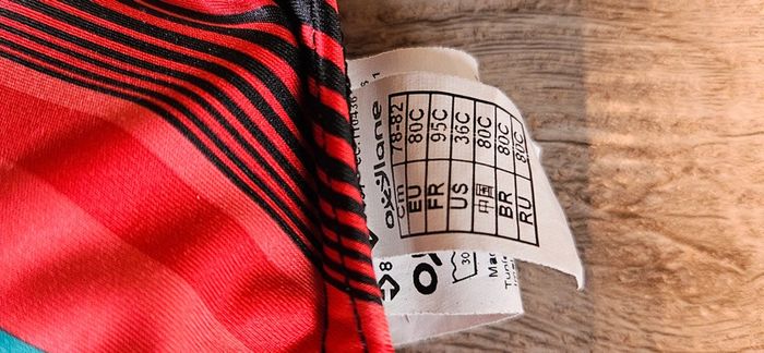 Haut de bikini neuf, mais sans étiquette, Oxylane, taille 95 C - photo numéro 3