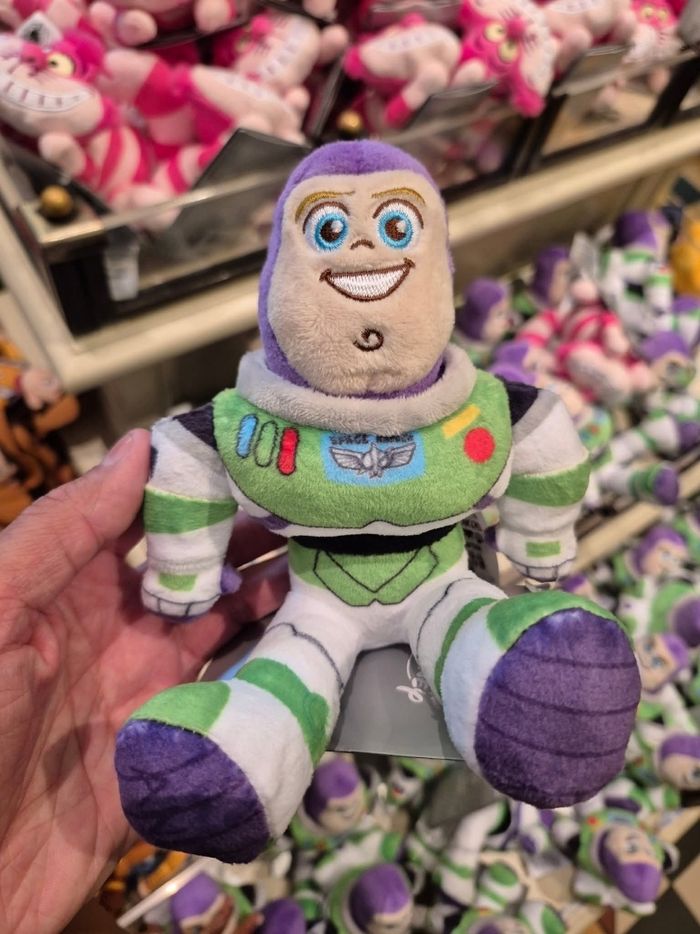 Peluche aimantée épaule Buzz l'eclair