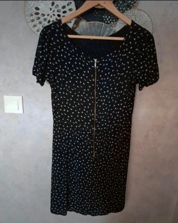 Robe manches courtes noir plumes blanche kiabi taille 38