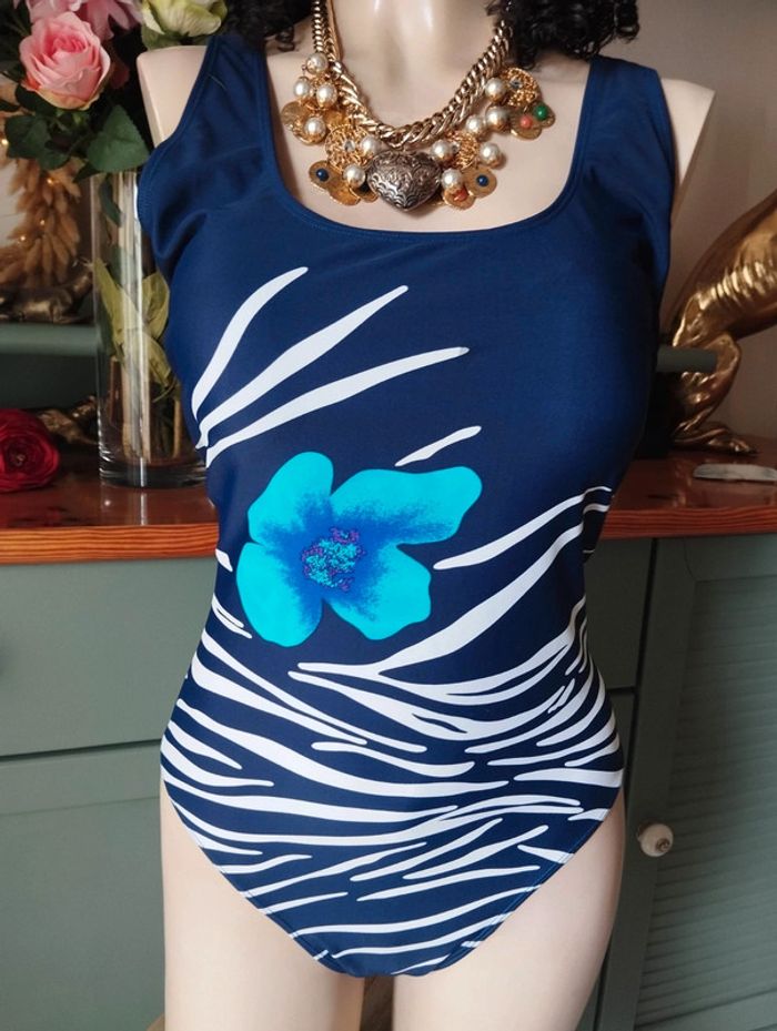 🥥 Maillot de Bain Style Classique Imprimé Graphique & Fleuri Tissaïa T48🥥 - photo numéro 3