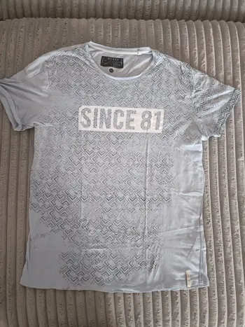 T-shirt guess taille XL