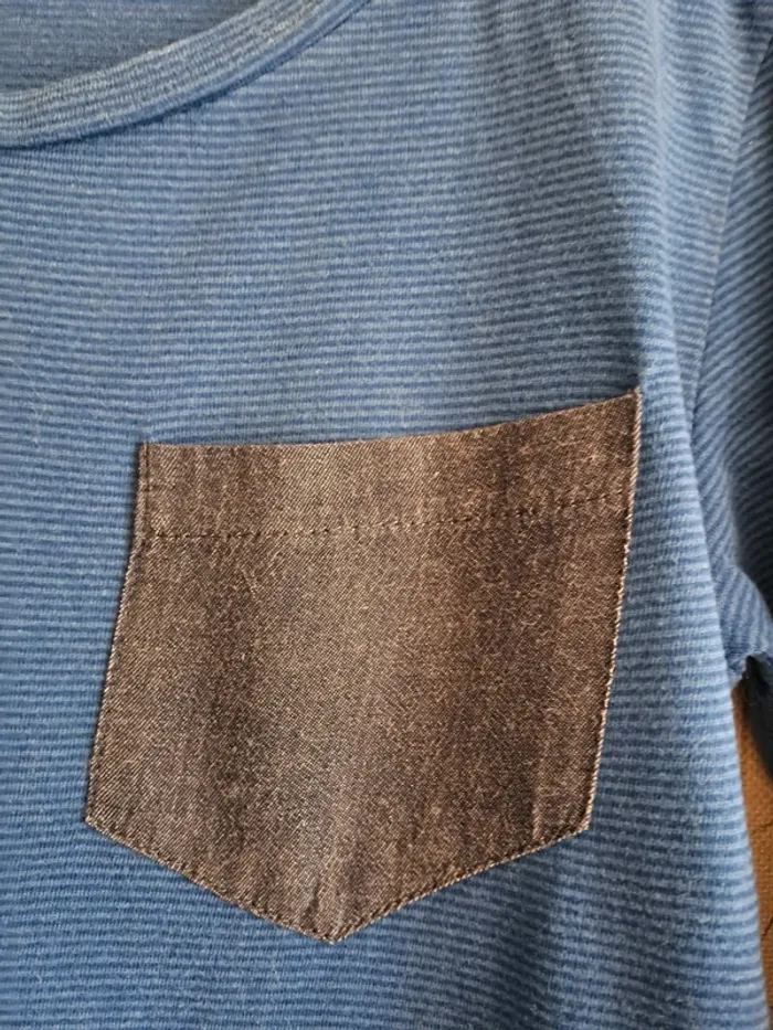 T-shirt Garçon ML  bleu influx étiquette coupée 8-10 ans 1 mini accroc prix mini - photo numéro 2