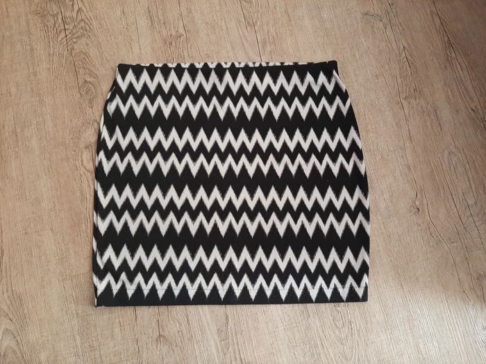Jupe noire et blanche taille M