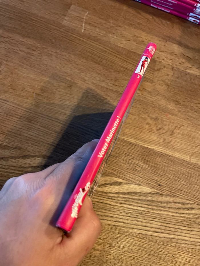 Livre La bibliothèque Rose Miraculous Votez Marinette ! Numéro 9 - photo numéro 2