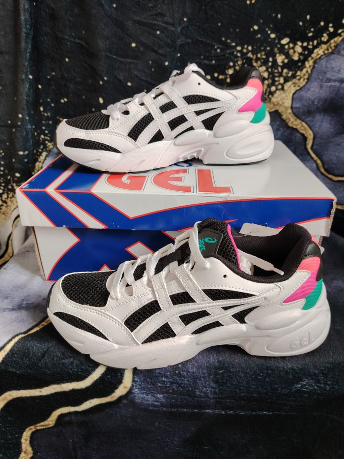 Baskets ASICS GEL-BND Femme - Neuves - Pointure 38