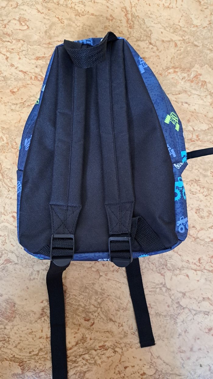 Petit sac à dos monster trucks - photo numéro 3