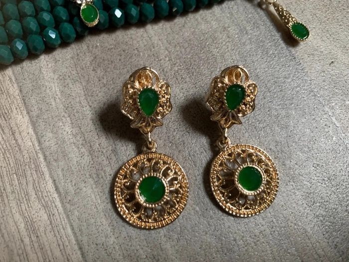 Collier ras de cou et boucle vert - photo numéro 3